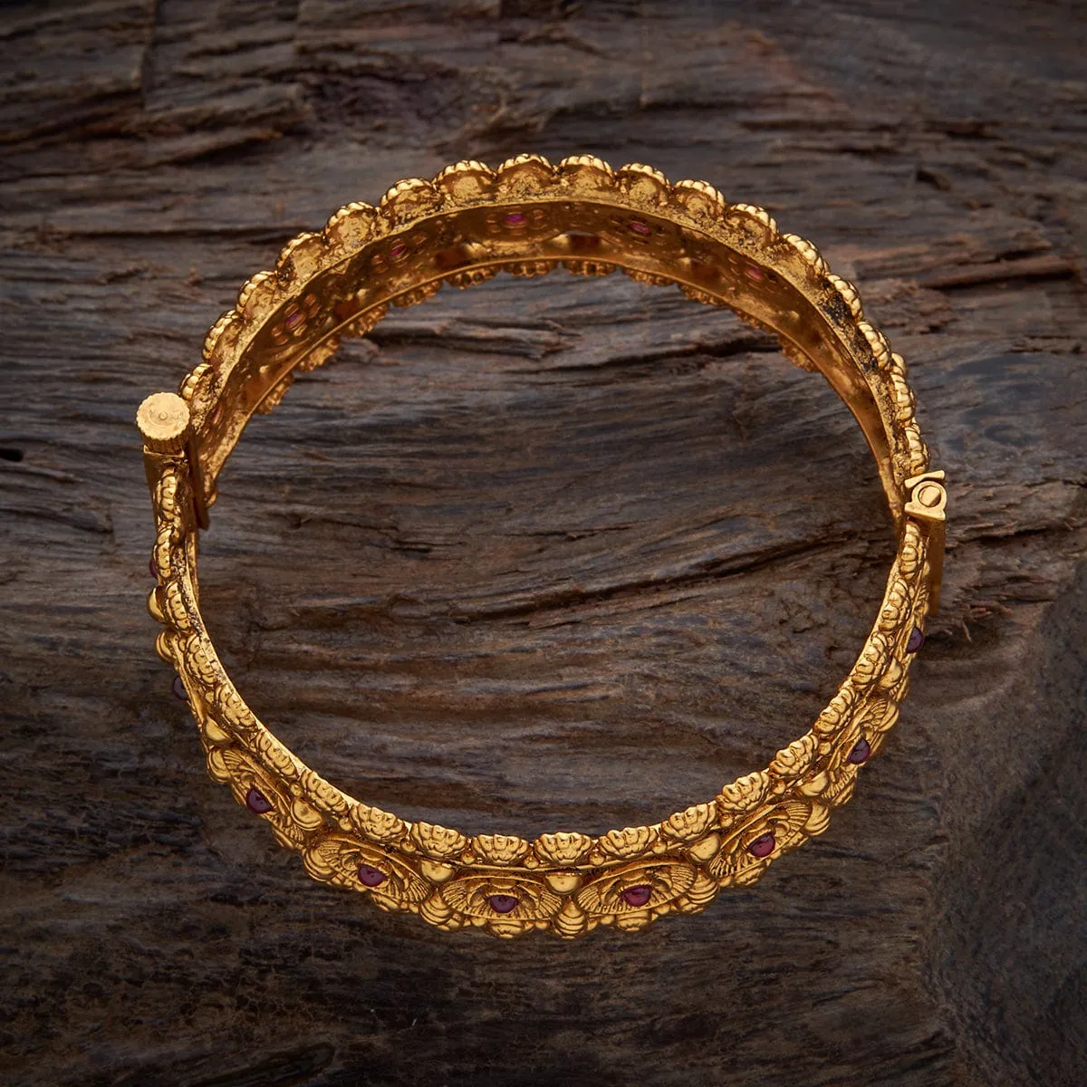 Antique Bangle 152620