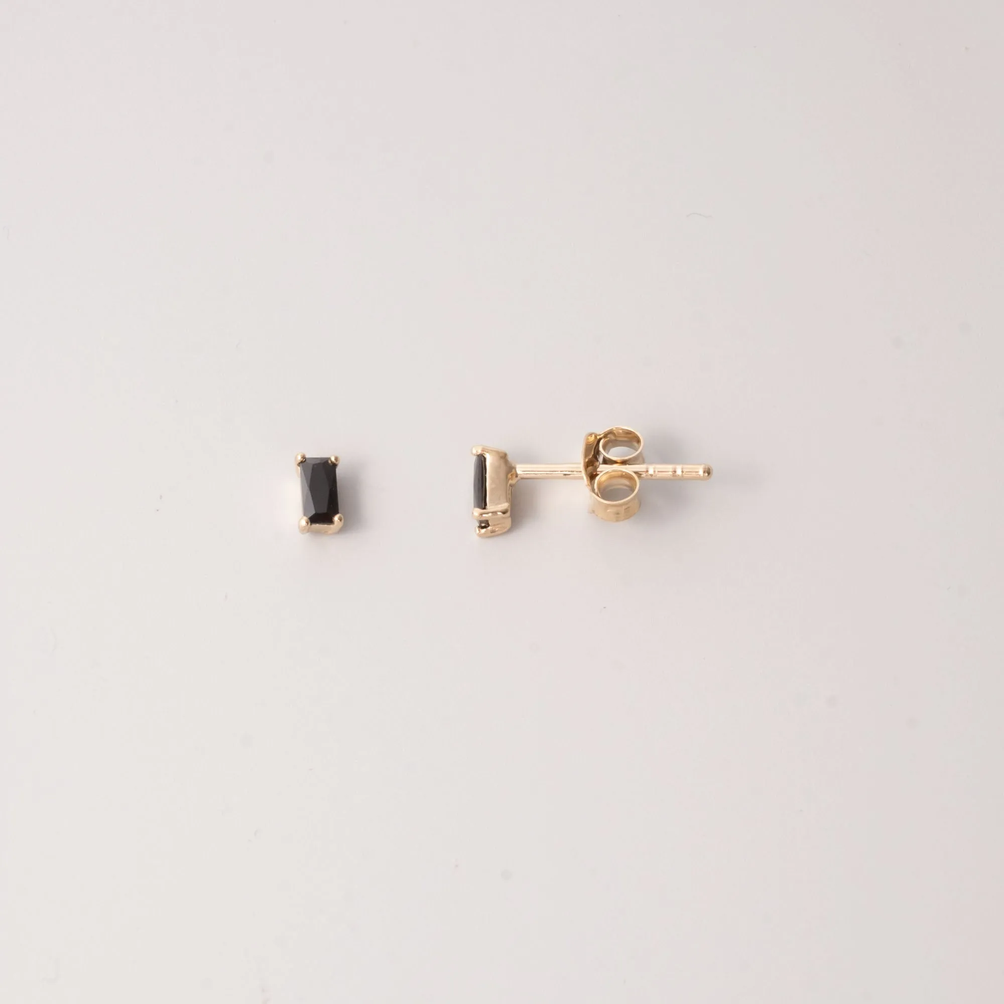 Baguette Studs Black