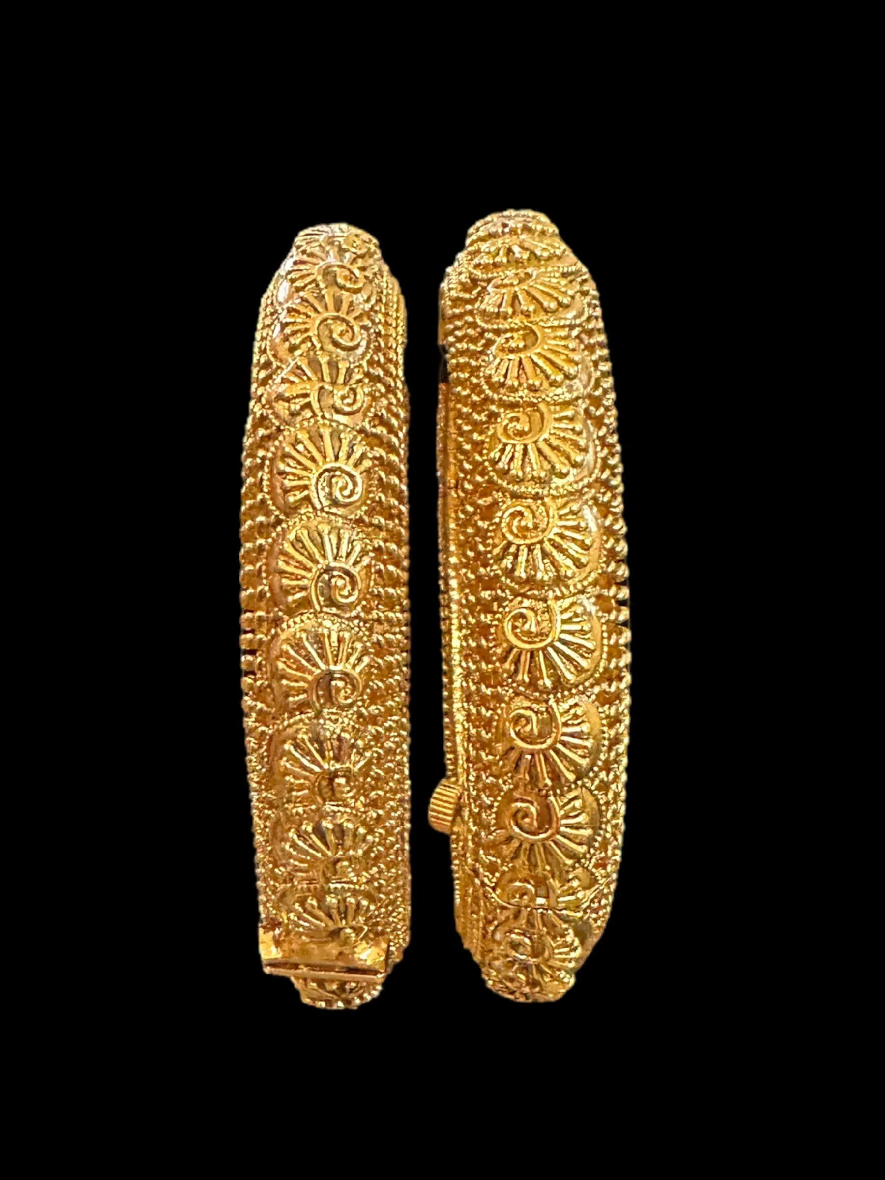 DJAN1 Antique gold plated bangles - openable ( 2.4//2.6) ( READY TO SHIP )