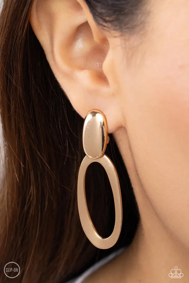 Paparazzi Earring ~ Pull OVAL! - Gold