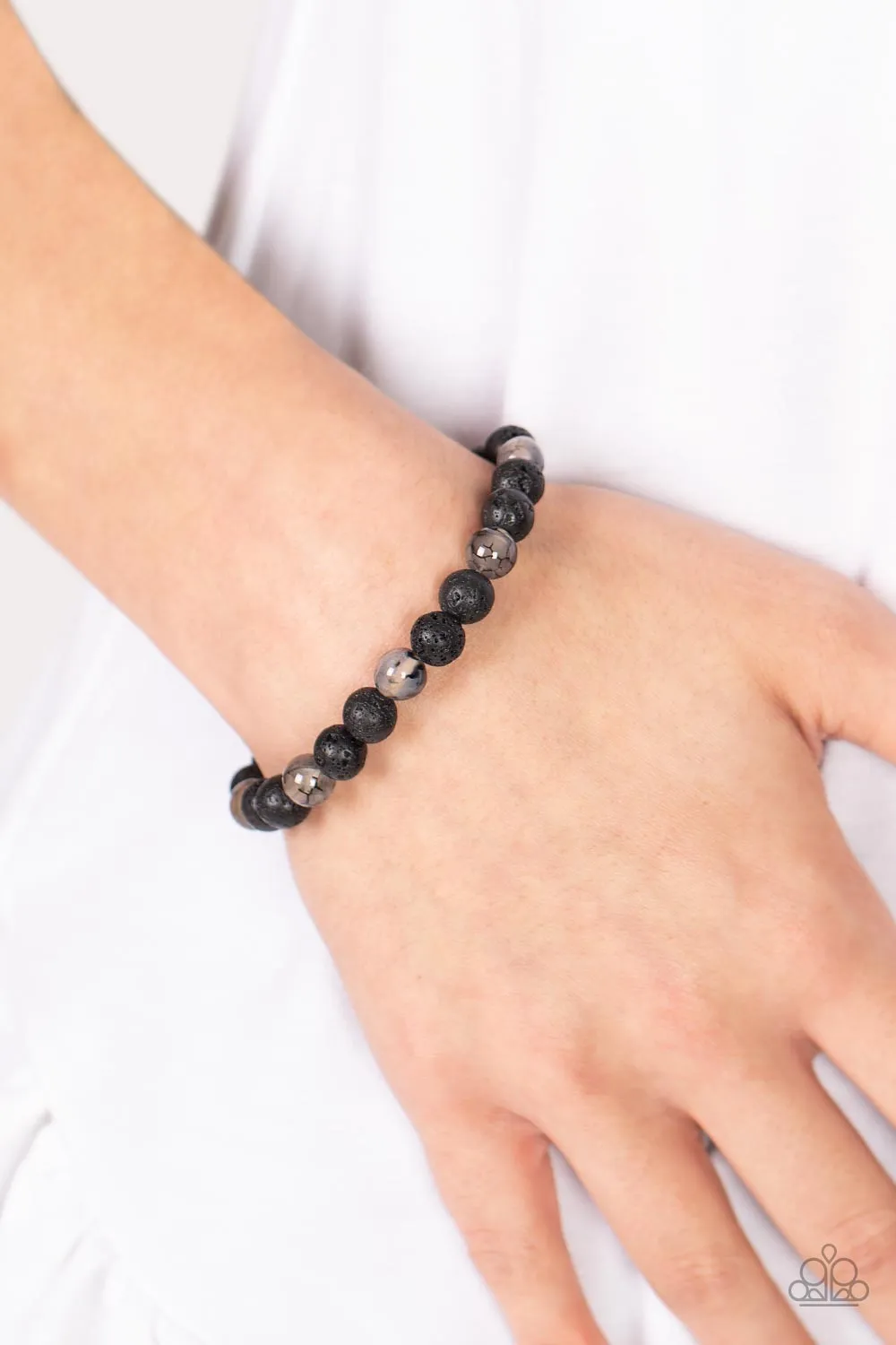 PAPARAZZI Molten Mogul - Black BRACELETS