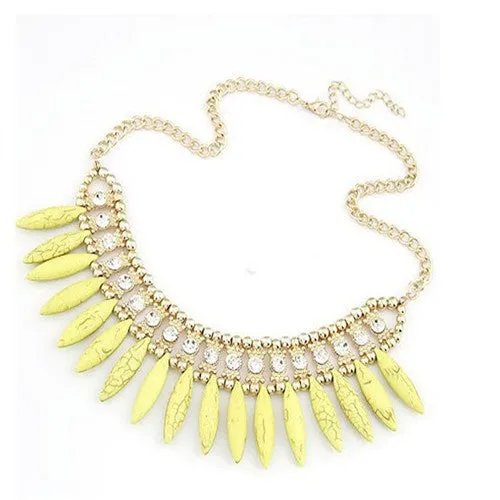 The new women's fashion Bohemian crystal pendant necklace Pendant Chain Choker Bib Statement Necklace